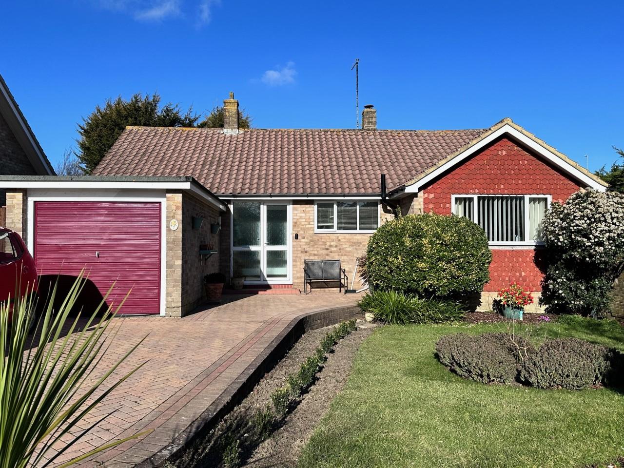 For Sale Bungalow in Chatfield Crescent, Eastbourne